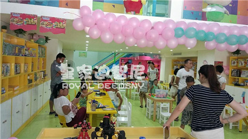 玩具加盟店 -玩具店開(kāi)業(yè)-皇家迪智尼兒童玩具店加盟官網(wǎng)