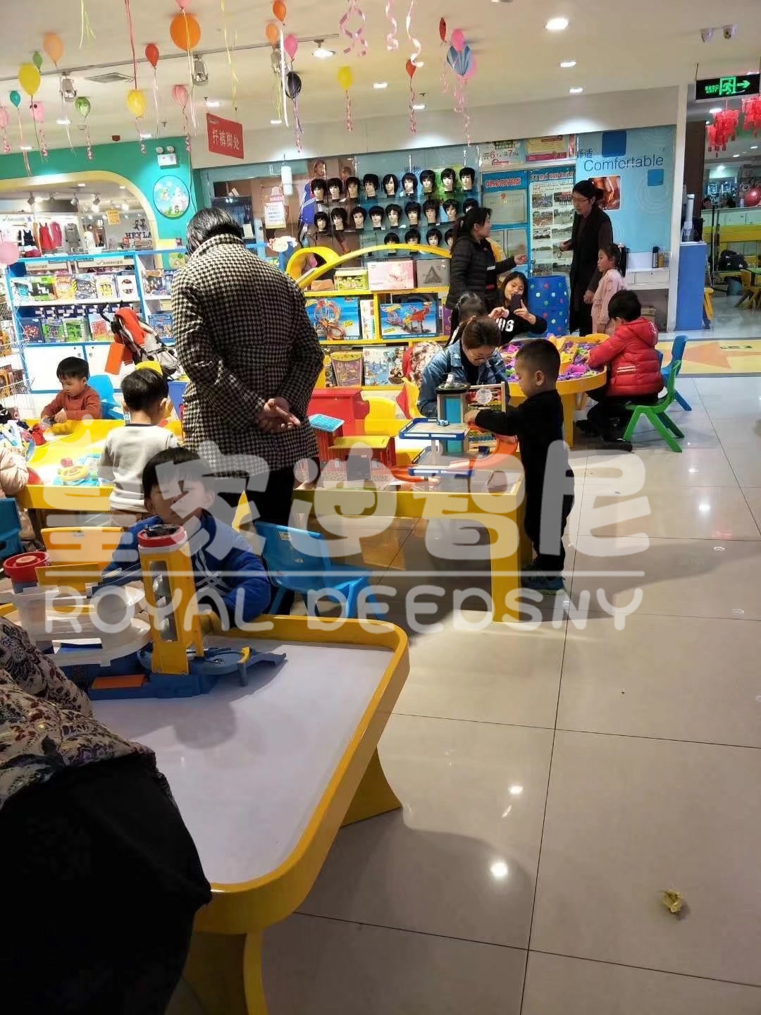 玩具加盟店 -玩具店活動(dòng)-皇家迪智尼兒童玩具店加盟官網(wǎng)
