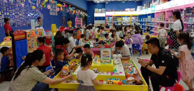 　　初次經(jīng)營兒童玩具加盟店要知道哪些知識?