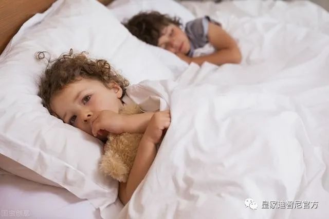 皇家迪智尼 I 哄睡、再三催促，孩子就是晚上就不愿意睡覺(jué)！??！
