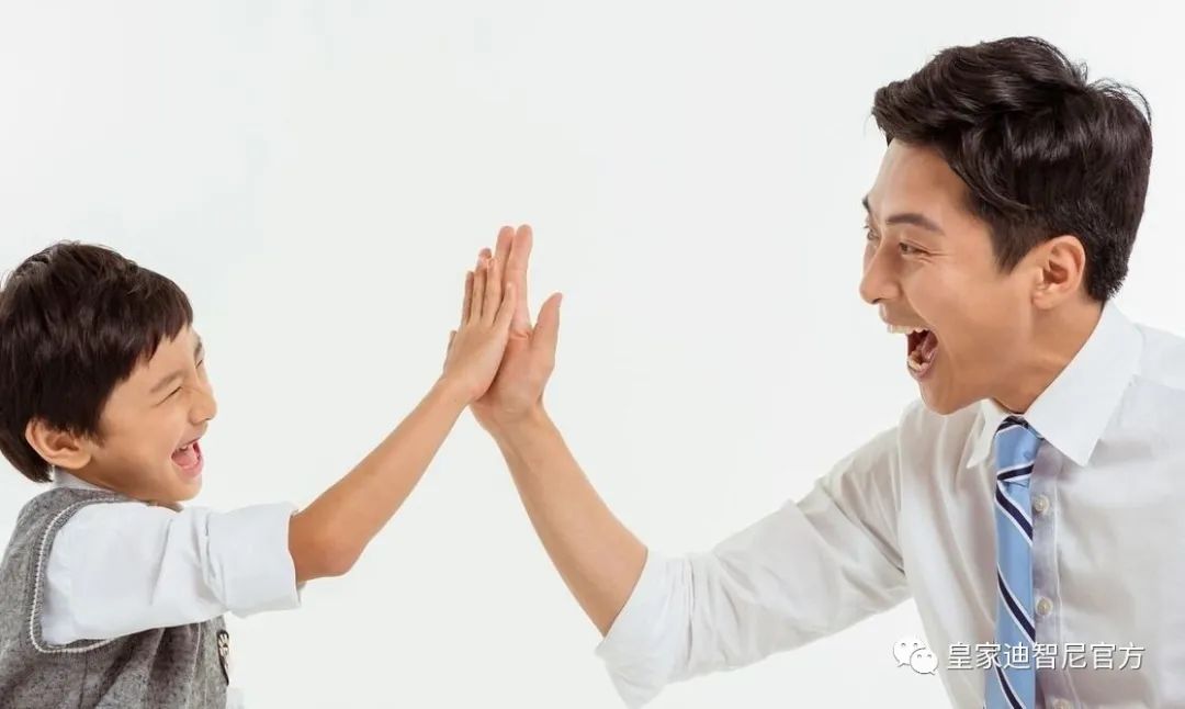 皇家迪智尼 I 孩子“疏遠(yuǎn)”父母的原因，6歲前一定要避免的征兆！