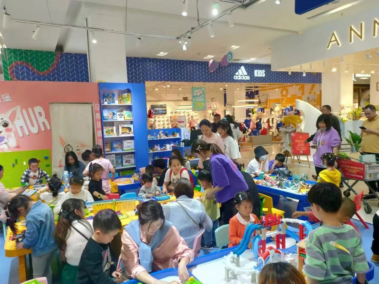 皇家迪智尼 I 如何優(yōu)化確保玩具樂園熱度不減！