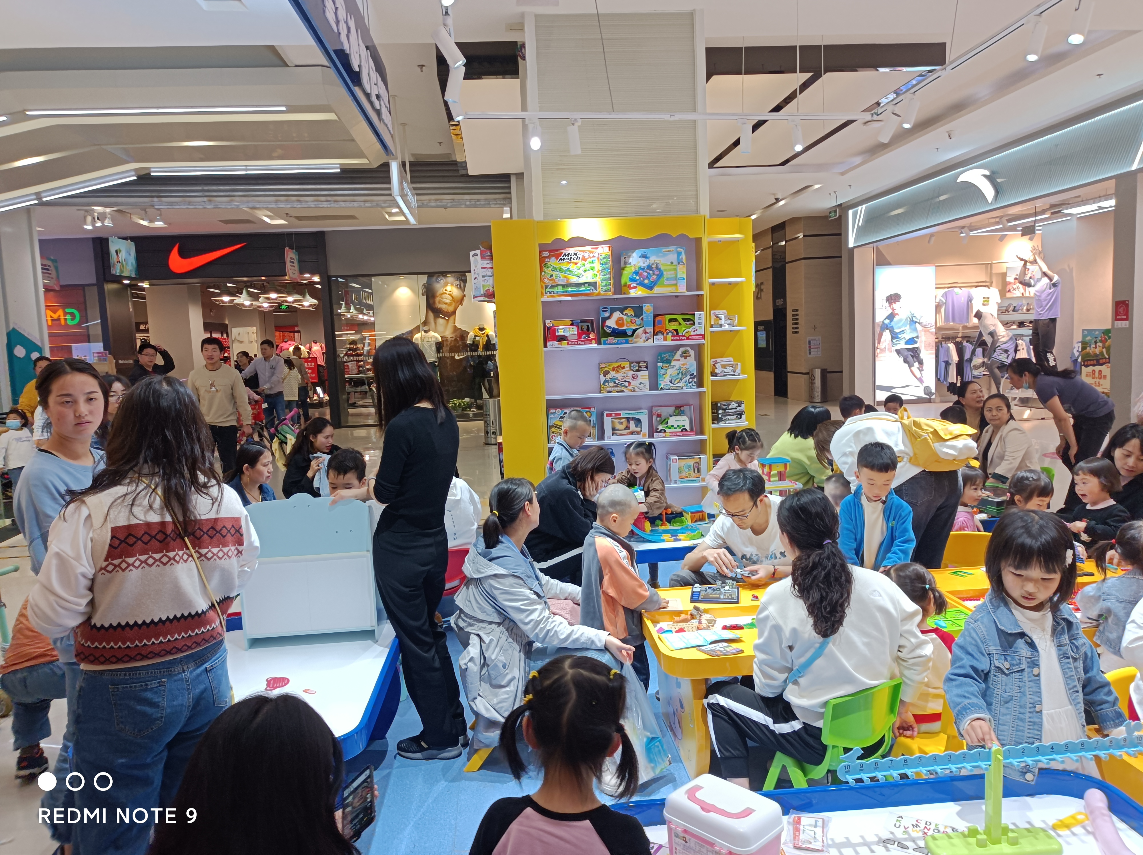 皇家迪智尼?I?年末來襲如何開好已經(jīng)兒童玩具樂園！